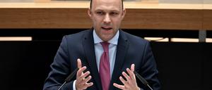 Sebastian Czaja, Fraktionsvorsitzender der Berliner FDP, spricht bei der 53. Plenarsitzung des Berliner Abgeordnetenhauses im Jahr 2020.