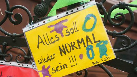 Von Normalität keine Spur. Geht es nach den Berliner Grünen, sollen Kita-Kinder regelmäßig auf Corona getestet werden.