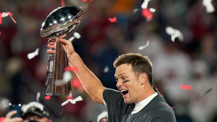 Quarterback Tom Brady von den Tampa Bay Buccaneers jubelt 