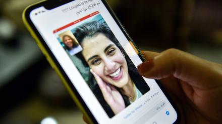 Solidarität mit Loujain al Hathloul, die sich für das Frauenfahrrecht einsetzte und deshalb im Gefängnis landete.