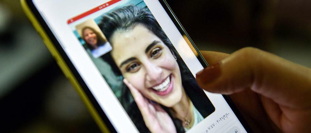 Solidarität mit Loujain al Hathloul, die sich für das Frauenfahrrecht einsetzte und deshalb im Gefängnis landete.