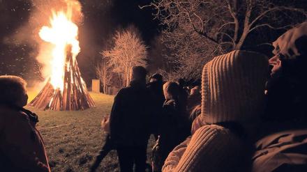Gruppengefühl. Lagerfeuer sind sonst beliebt als Jugendtreffs.
