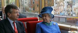 Ende 2004 reiste die britische Königin Elizabeth II. an der Seite des britischen Botschafters in Deutschland, Peter Torry, im Panoramazug von Berlin nach Potsdam.