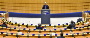 Gelichtete Reihen im Brüsseler EU-Parlament. Portugals Premier Antonio Costa spricht als Vertreter des rotierenden EU-Vorsitzes.