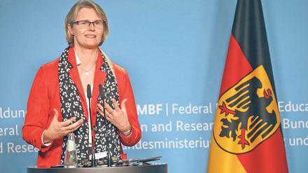 Macht keine glückliche Figur. Bundesforschungsministerin. Anja Karliczek (CDU), deren Haus 500 Millionen Euro bereitstellt.
