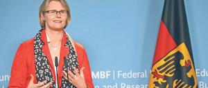 Macht keine glückliche Figur. Bundesforschungsministerin. Anja Karliczek (CDU), deren Haus 500 Millionen Euro bereitstellt.