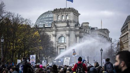 Ein Superspreader-Event am Brandenburger Tor? Davon sind zumindest Wissenschaftler inzwischen überzeugt.