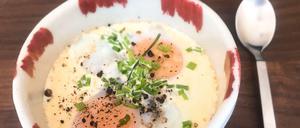 Ein fantastisches Frühstück, das auch mittags und abends schmeckt: die französischen Ofeneier Oeufs cocotte.