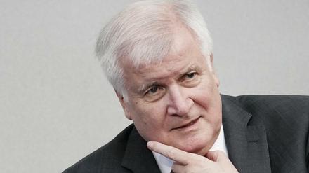 Horst Seehofer (CSU) hatte Medien über den Zugriff vorab informiert.