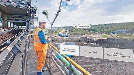 Der Tagebau Garzweiler als interaktives 360-Grad-Projekt blickt auch inhaltlich in viele Richtungen: Neben der Perspektive aus dem weltweit größten Braunkohlebagger lässt sich unter anderem der zum Abriss bestimmte Ort Manheim erkunden oder das Baumhaus-Dorf der Klimaschutzaktivisten im Hambacher Forst – mit und ohne VR-Brille. 