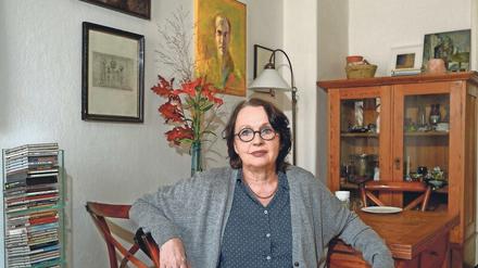 Nachtaktiv. Die am 13. Februar 1951 in Berlin geborene Schriftstellerin Katja Lange-Müller. Zuletzt erschienen von ihr die Romane „Die Drehtür“ und „Böse Schafe“.