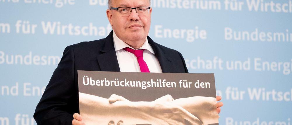 Gut gemeint ist nicht gut gemacht. Ein Großteil der Hilfen fließt nur stockend ab.