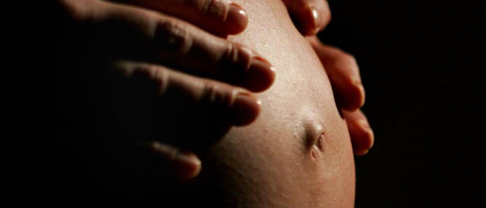 Ein Babybauch ist für viele ein unerfüllter Wunsch.