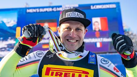 Romed Baumann freut sich über WM-Silber. 