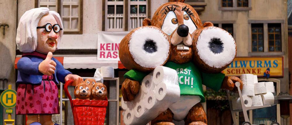 Auch bei den Motivwagen des Karnevalszugs in Puppenversion war die Pandemie ds beherrschende Thema.