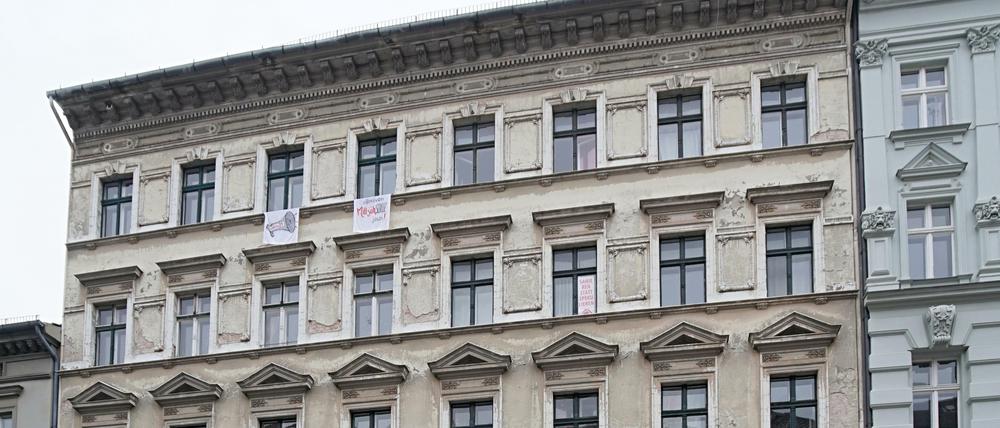 Weil das Haus in der Seelingstraße 29 an einen öffentlich nicht bekannten Investor veräußert worden war, hatten Mieter eine Initiative gegründet.
