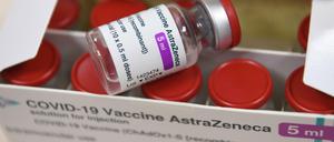 Der Corona-Impfstoff von Astrazeneca ist umstritten. Dabei lassen sich einige Gegenargumente leicht entkräften.
