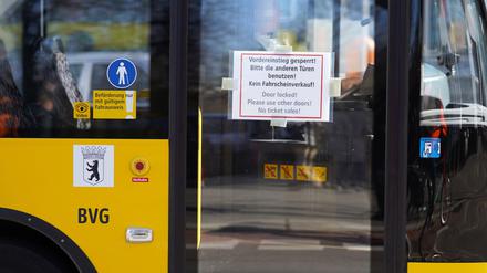 Die zu installierenden Scheiben dienen dem Schutz der Fahrer und sollen außerdem das Bezahlen beim Einstieg wieder ermöglichen. 