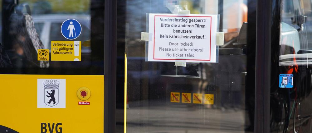 Die zu installierenden Scheiben dienen dem Schutz der Fahrer und sollen außerdem das Bezahlen beim Einstieg wieder ermöglichen.