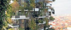 Das andere Baumhaus. In Mailand steht der „Bosco Verticale“, der vertikale Wald des italienischen Architekten Stefano Boeri. Pflanzen spenden Schatten und bilden Sauerstoff. Er könnte Vorbild für das „Europäische Bauhaus“ sein.