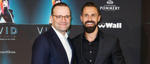 Gesundheitsminister Jens Spahn (CDU, l.) mit Ehemann und Villen-Miteigentümer Daniel Funke