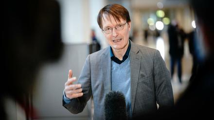 Karl Lauterbach (SPD), Gesundheitspolitiker, wird sich nächste Woche impfen lassen.