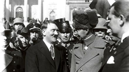 Tag von Potsdam. Adolf Hitler und Kronprinz Wilhelm 1933.