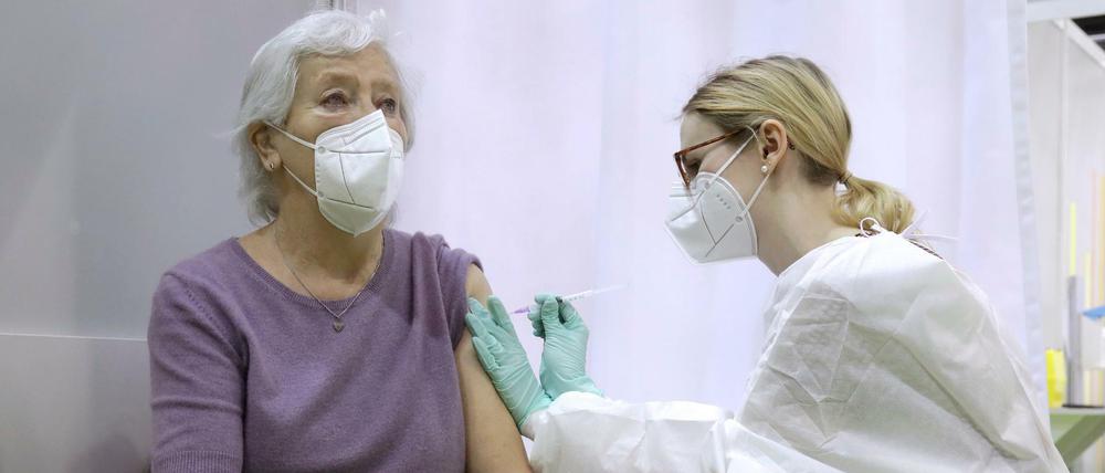 Für Menschen über 65 ist der Impfstoff AstraZeneca bislang nicht zugelassen.