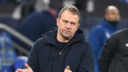 Hansi Flick wehrt sich gegen die Kritik an der Sonderrolle des Fußballs.