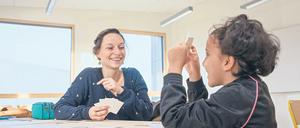 Studentinnen verdienen sich beispielsweise im sozialen Bereich ihren Lebensunterhalt. In der Coronakrise ist das schwieriger.