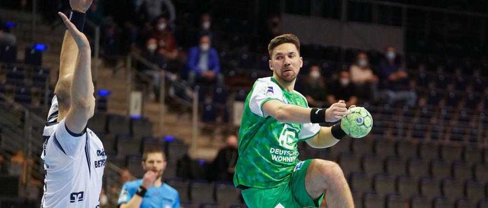 Fabian Wiede verlängerte seinen Vertrag bei den Füchsen, konnte die Niederlage gegen Flensburg aber auch nicht verhindern. 