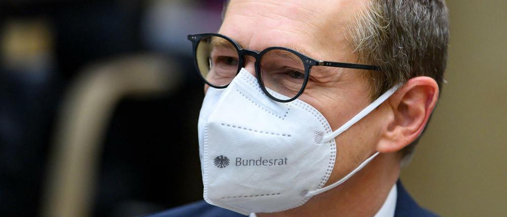 "Ich würde mich sofort mit Astrazeneca impfen lassen", sagt Michael Müller (SPD). 