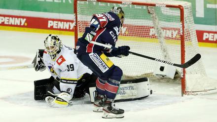 Wieder drin. Matt White trifft zum 4:1.