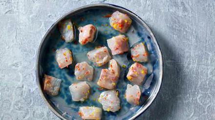 Einfacher kann man das peruanische Nationalgericht nicht zubereiten: traditionelles Ceviche de pescadores aus "Ceviche" von Juan Danilo