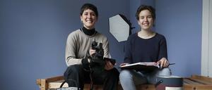 Nicola Hermann (l.) und Naomi Roesick vom Berliner Filmkollektiv.