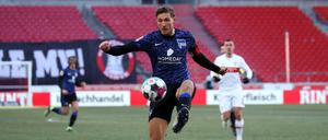 Niklas Stark spielt in seiner sechsten Saison beim Berliner Fußball-Bundesligiste