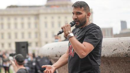 Attila Hildmann, Kochbuchautor und Anti-Corona-Aktivist, 2020 bei einer Demonstration gegen die Corona-Regeln.