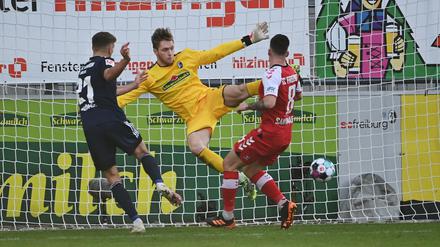 Drin ist er. Grischa Prömel köpft aus wenigen Metern das 1:0 - und Union damit zum Sieg.