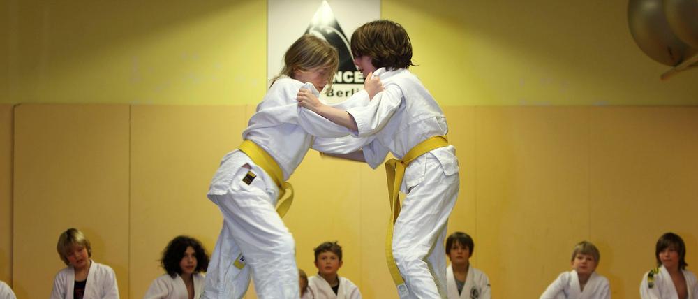 7,3 Millionen Mädchen und Jungen bis zum Alter von 18 Jahren dürfen momentan nicht in ihren Vereinen trainieren, auch beim Judo. 