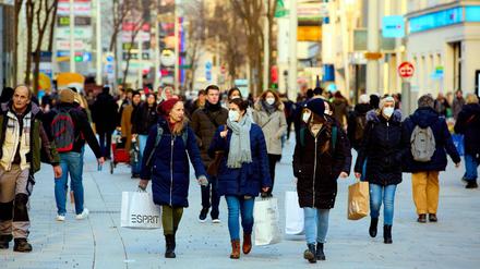 Die Mariahilfer Straße in Wien am 15. Februar. In Österreich durften Geschäfte nach sechs Wochen Lockdown öffnen.