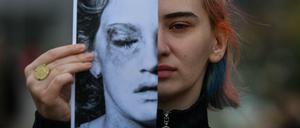 Oft wird nicht dokumentiert, welche Taten aus frauenfeindlichen Motiven begangen werden.  (Photo by Daniel MIHAILESCU / AFP)