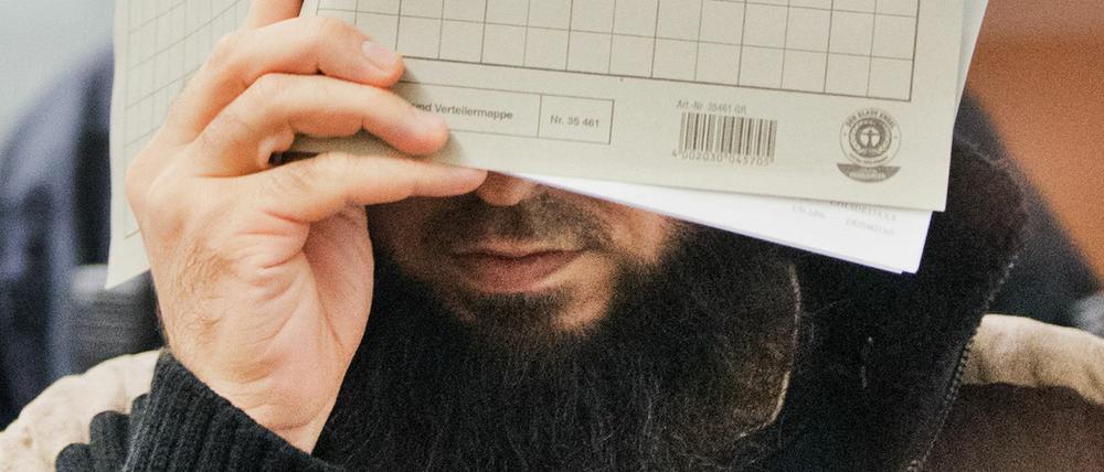 Hassprediger. Dem ehemaligen Statthalter des IS in Deutschland, Abu Walaa, droht im Prozess am Oberlandesgericht Celle ein hartes Urteil 