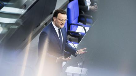 Jens Spahn verteidigt sein Krisenmanagement im Bundestag. Foto: imago images/photothek