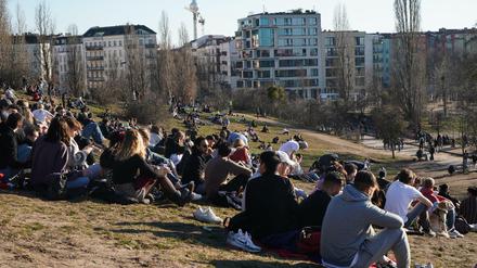 Der Mauerpark ist von der Polizei am Sonntag teilweise geräumt worden.
