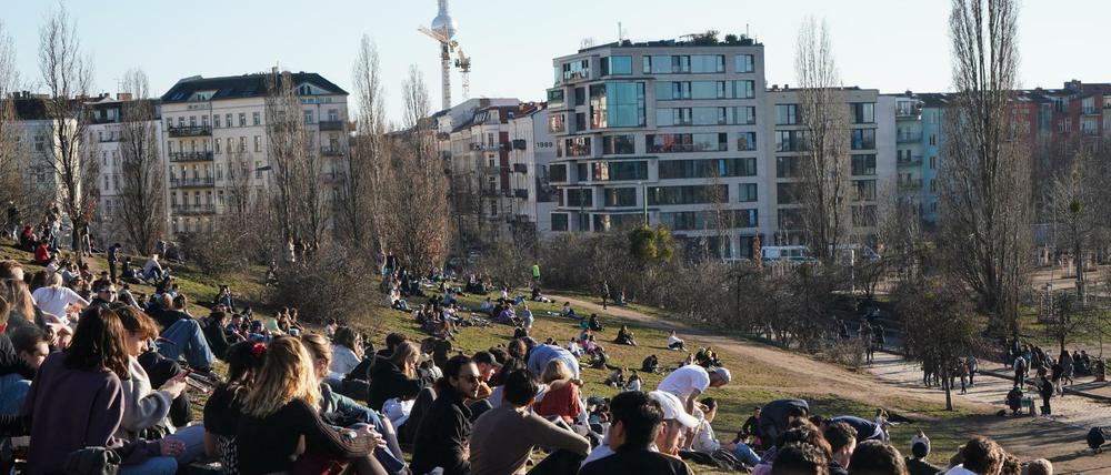 Der Mauerpark ist von der Polizei am Sonntag teilweise geräumt worden.