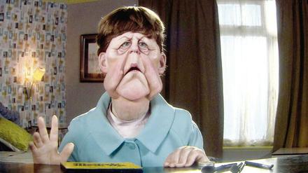 Die Karikatur-Puppen von Bundeskanzlerin Angela Merkel und Fußball-Trainer Jürgen Klopp gehören zu den rund 100 Figuren der englischen TV-Comedy "Spitting Image", die bald bei Sky Comedy startet. 