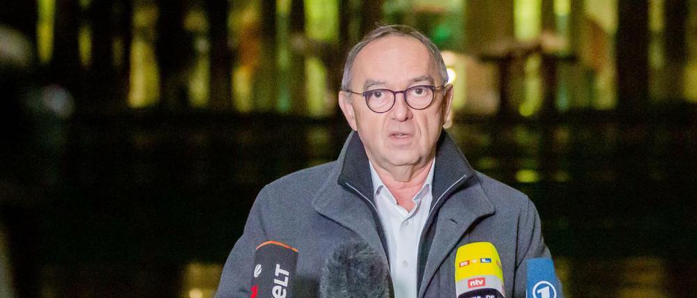 Norbert Walter-Borjans sagt: Ohne Auslandseinsätze geht es nicht.