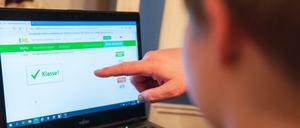 In der Coronakrise sollte Bildungspolitik Vorrang haben vor Identitätspolitiken, meint Caroline Fetscher.