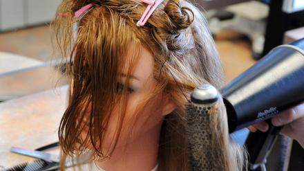 Ausbildung zur Friseurin? Wie soll das funktionieren, wenn der Salon monatelang nicht öffnen darf?