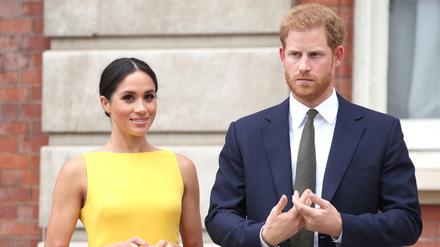 Prinz Harry von Großbritannien und seine Frau Meghan (Archivbild von 2018) 